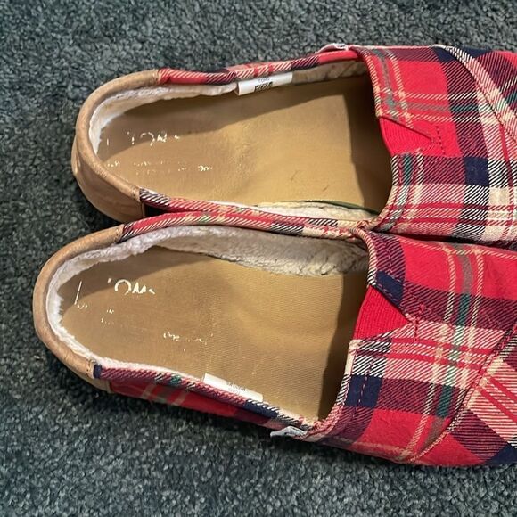 Tom’s Slip on Shoes - Picture 7 of 9